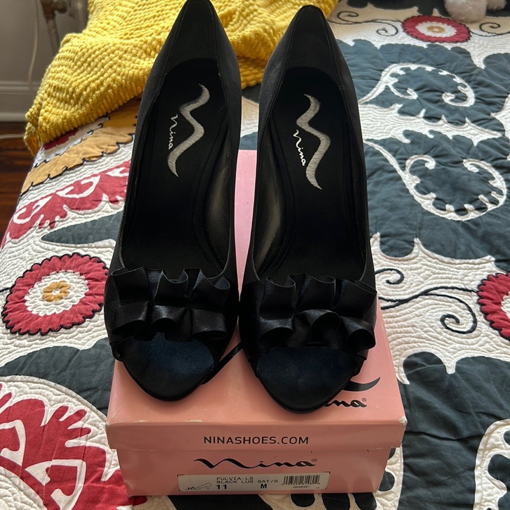 Nina dress shoes. Worn once.